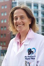 Photo of Anne Kinderman, MD